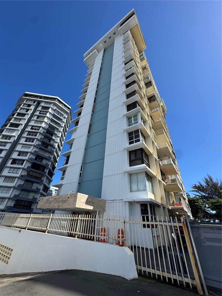 RD 37 ISLA VERDE AVE #PH A