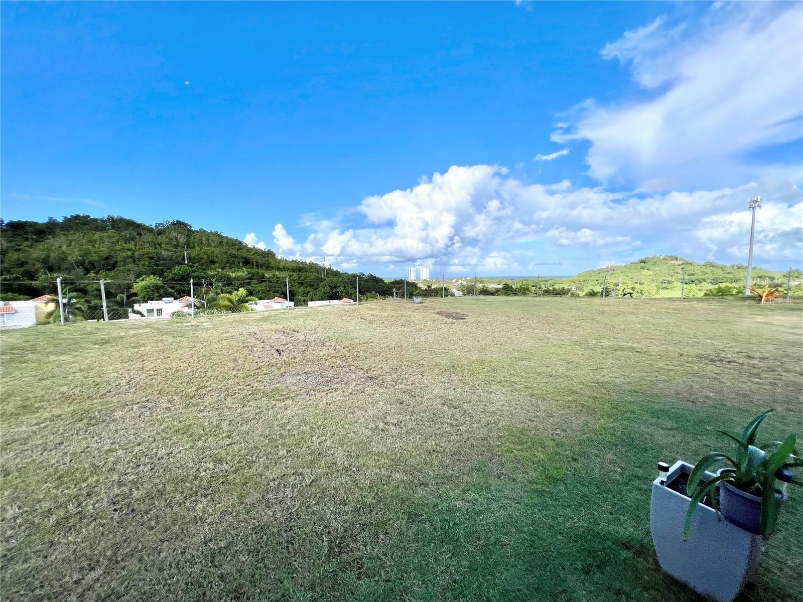 URB. RIVER EDGE HILLS