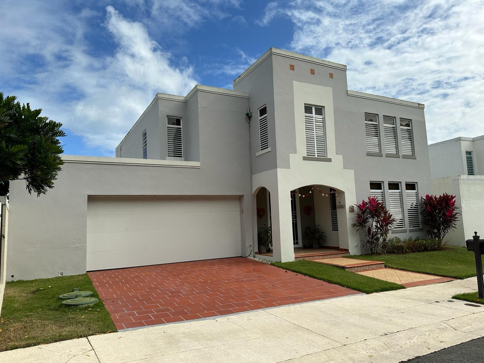 URB LA ANTIGUA, ENCANTADA