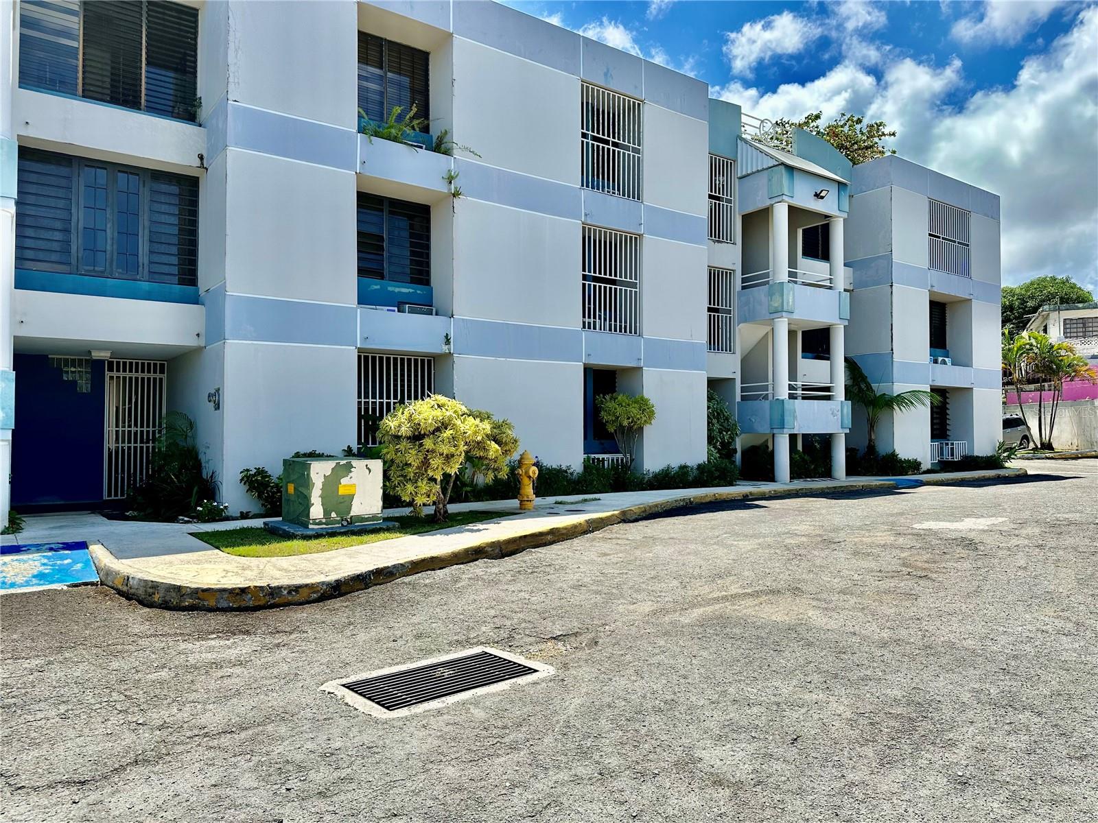 condominio-metro-court