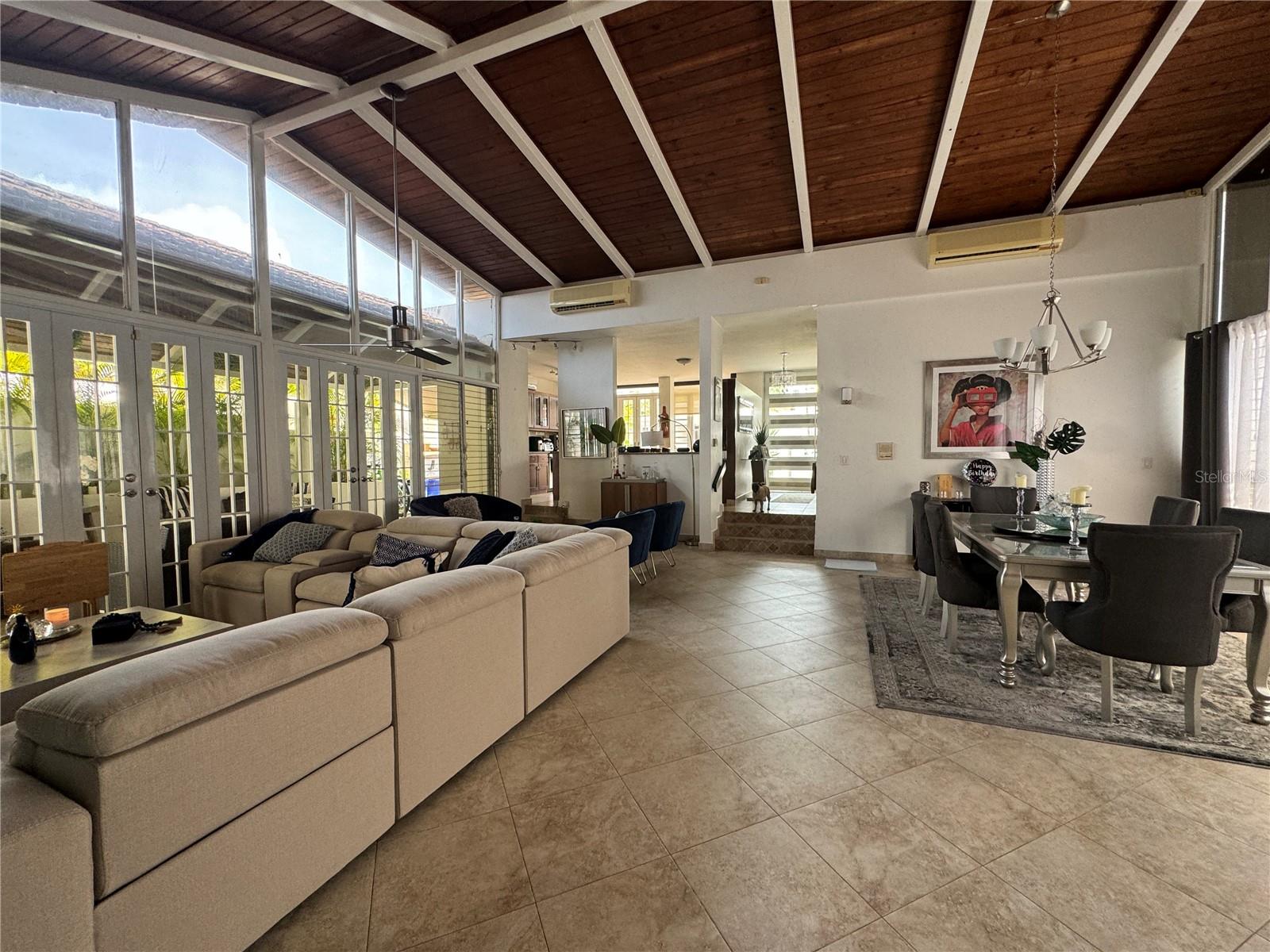 LA VILLA DE TORRIMAR