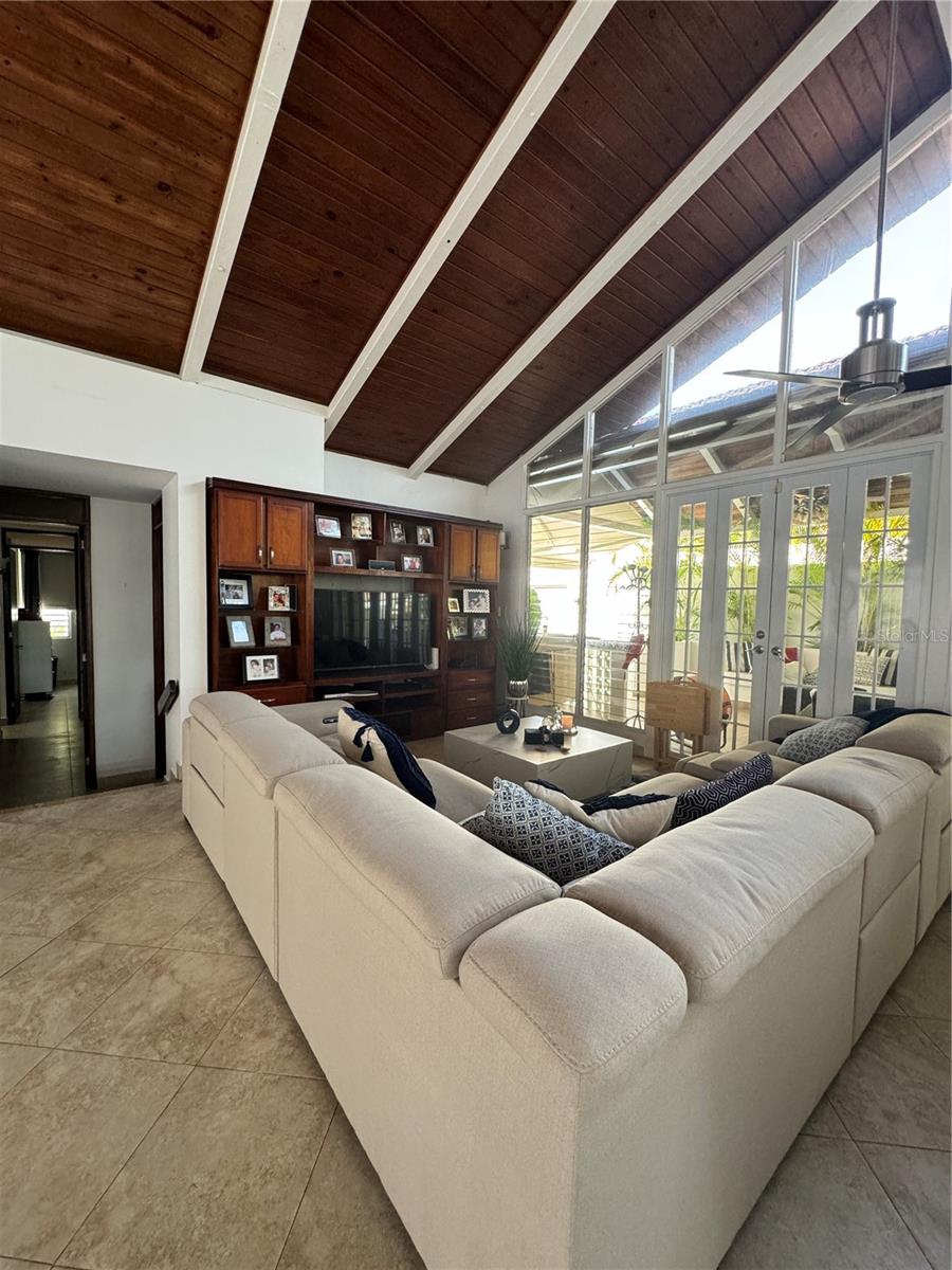 LA VILLA DE TORRIMAR