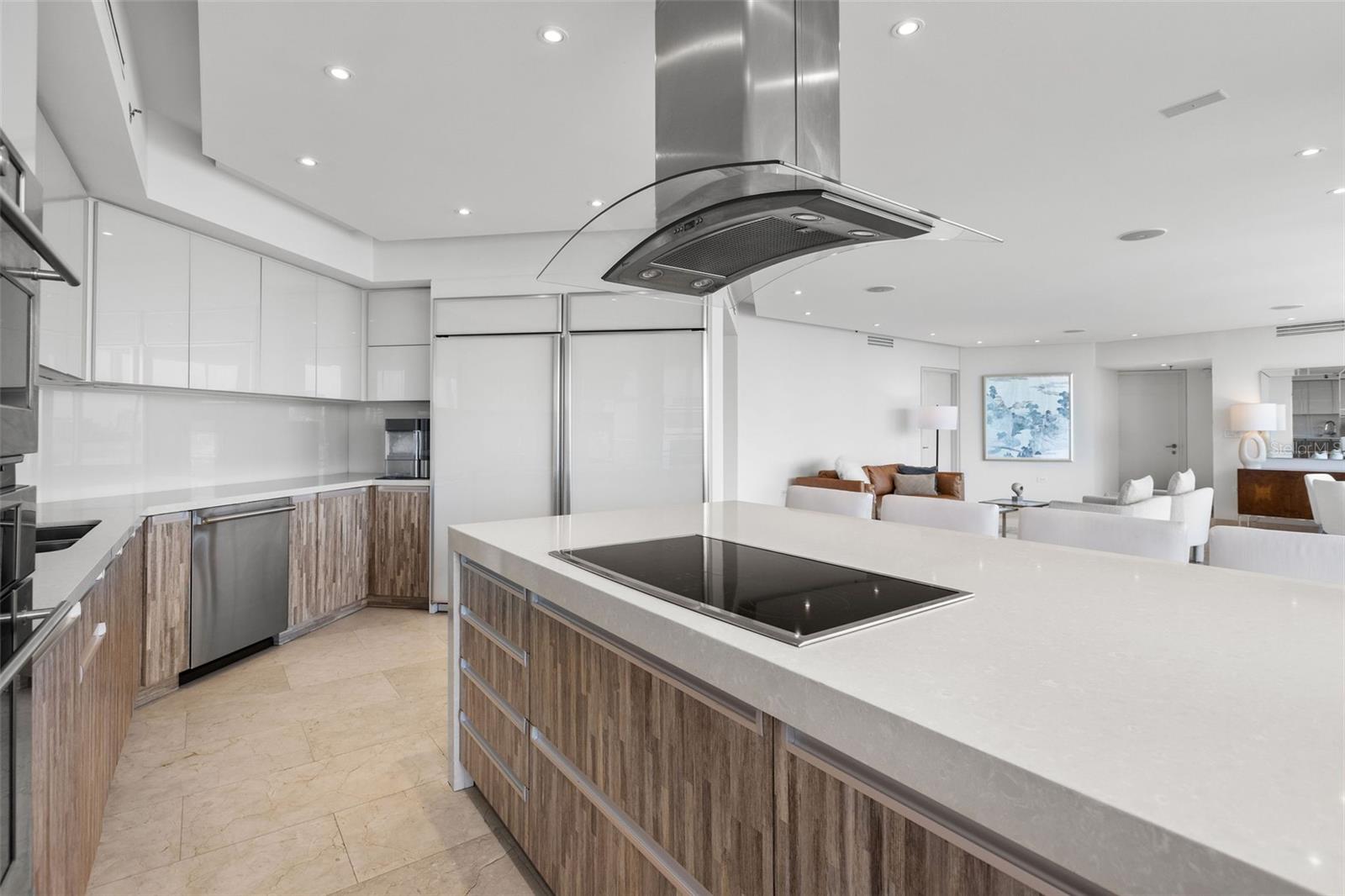 LAGUNA PLAZA CONDOMINIUM