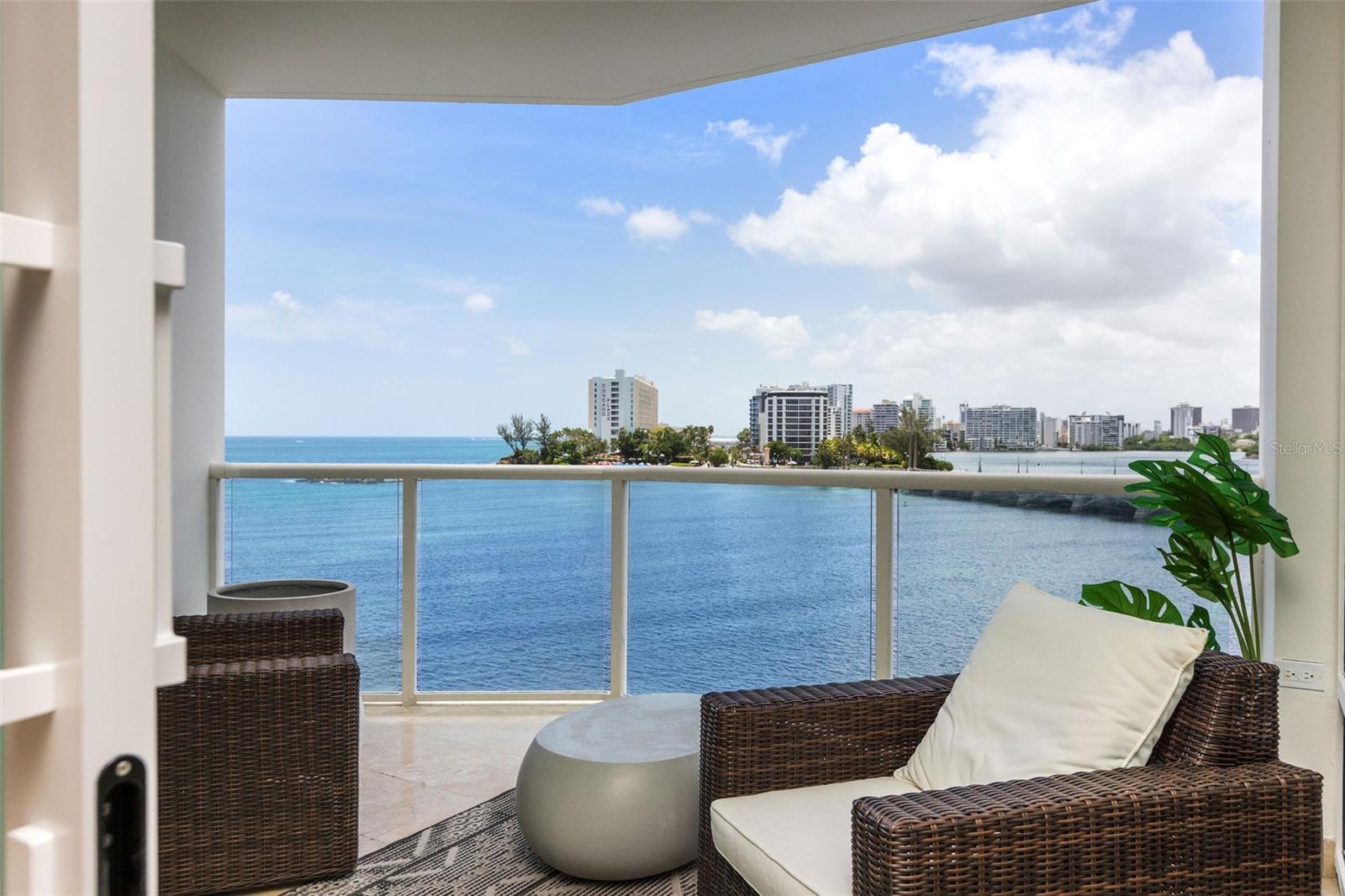 LAGUNA PLAZA CONDOMINIUM