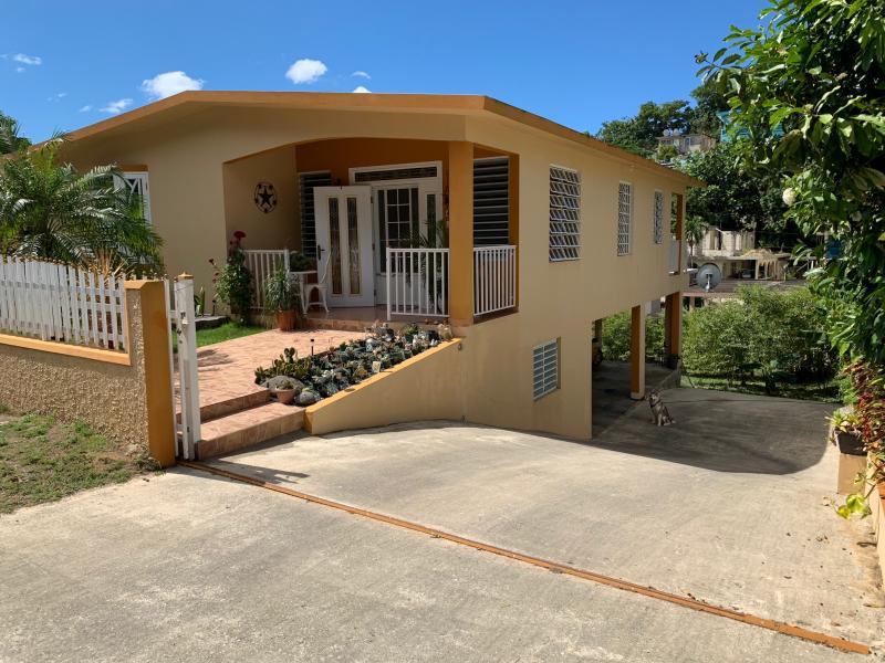 GUANIQUILLA, CASA EN AGUADA, PUERTO RICO