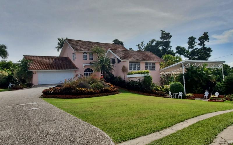 ALTURAS DE TEJAS, CASA EN LAS PIEDRAS, PUERTO RICO