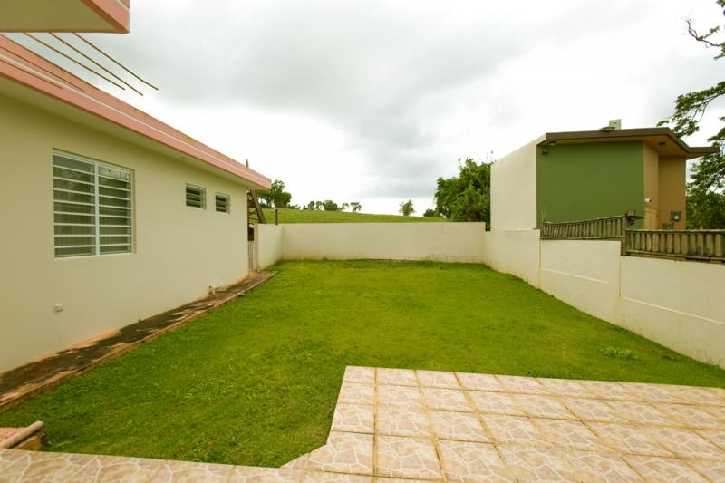 VILLA GRAJALES, CASA EN AGUADILLA, PUERTO RICO
