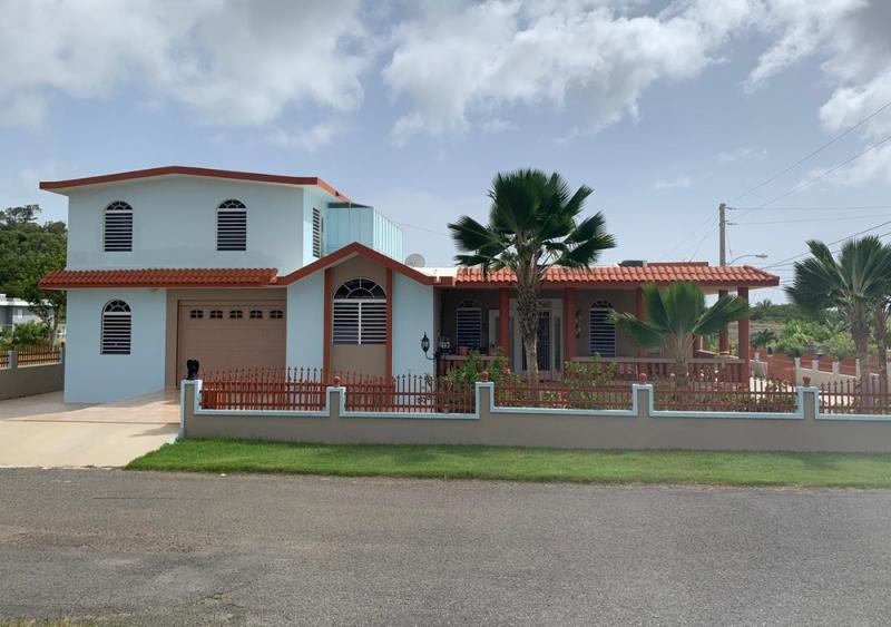 CAMASEYES, CASA EN AGUADILLA, PUERTO RICO