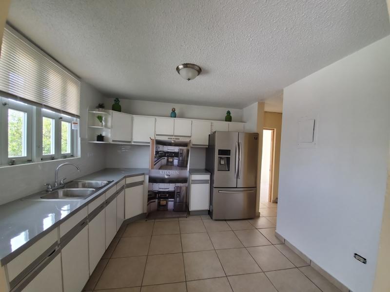 LEVITTOWN LAKES, CASA EN TOA BAJA, PUERTO RICO