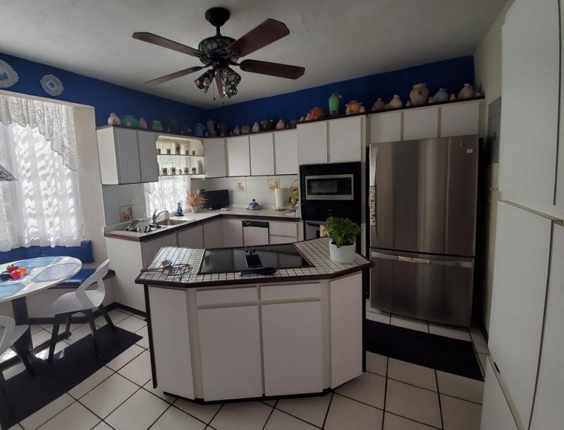 ALTURAS DE TEJAS, CASA EN LAS PIEDRAS, PUERTO RICO