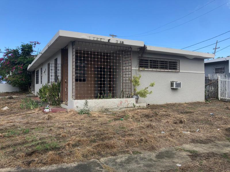 FLAMINGO, CASA EN BAYAMON, PUERTO RICO