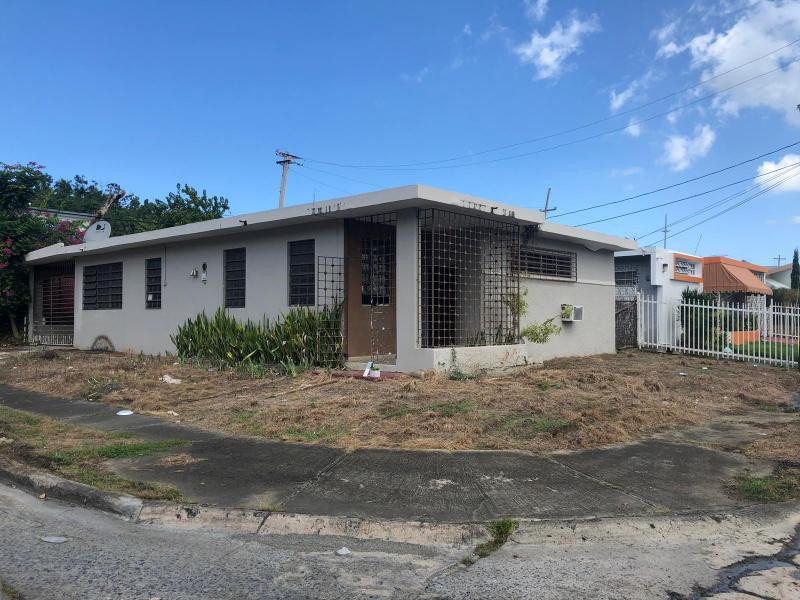 FLAMINGO, CASA EN BAYAMON, PUERTO RICO