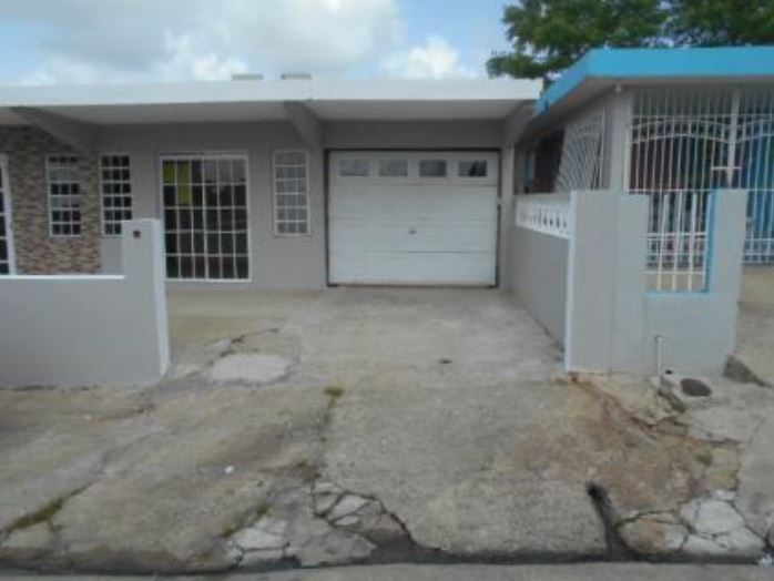 ANTON RUIZ, CASA EN HUMACAO, PUERTO RICO