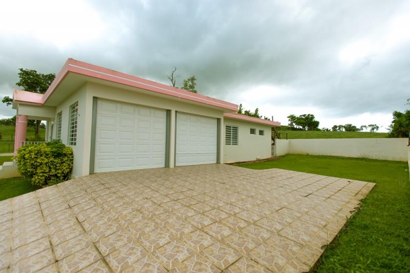 VILLA GRAJALES, CASA EN AGUADILLA, PUERTO RICO