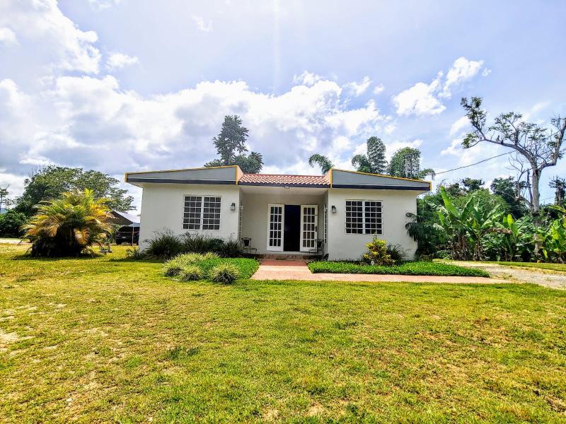BO. MAMEYES, CASA EN UTUADO, PUERTO RICO